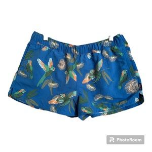 Patagonia Women's 2 1/2" Barely Baggies Shorts Parrots/Blue Port